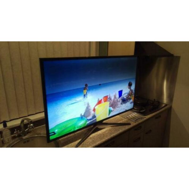 46 inch Samsung Smart tv met licht defect