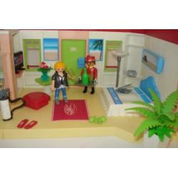 6269 Luxe Hotel suite + Surfer + Toeriste