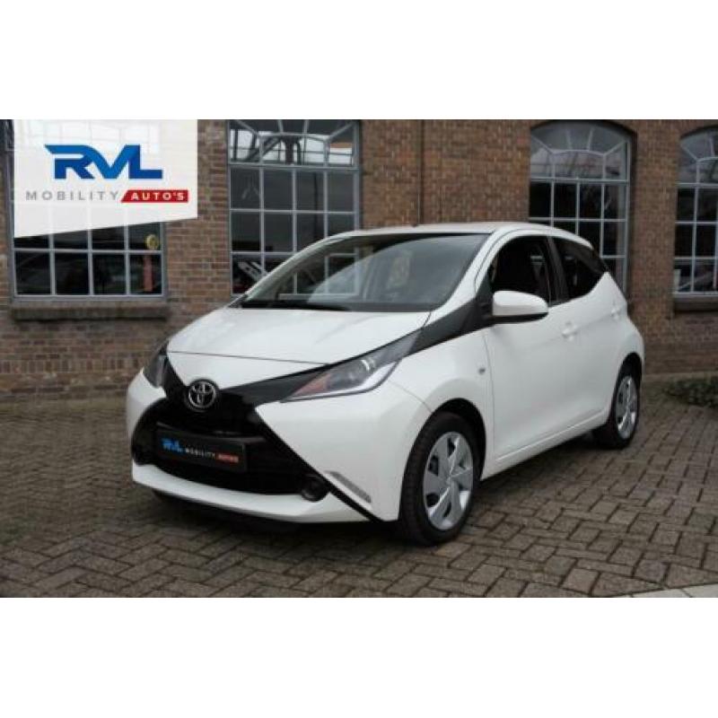 Toyota Aygo 1.0 VVT-i x-play 2017 36.909Km Navi Airco Cruise