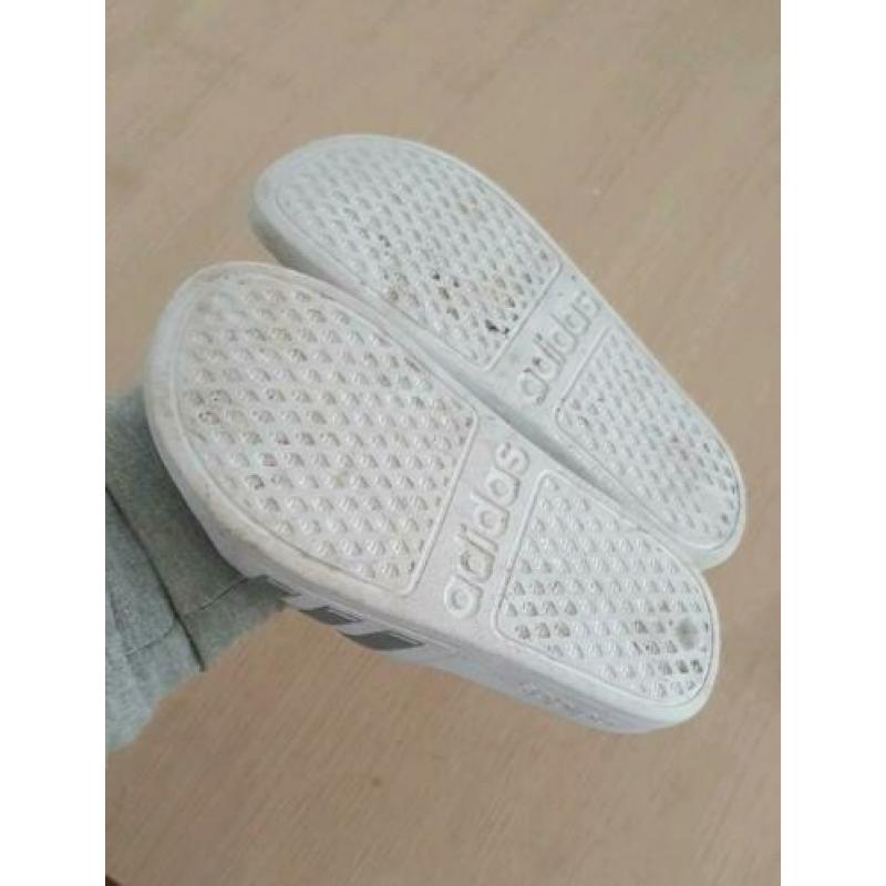 Adidas slippers maat 29
