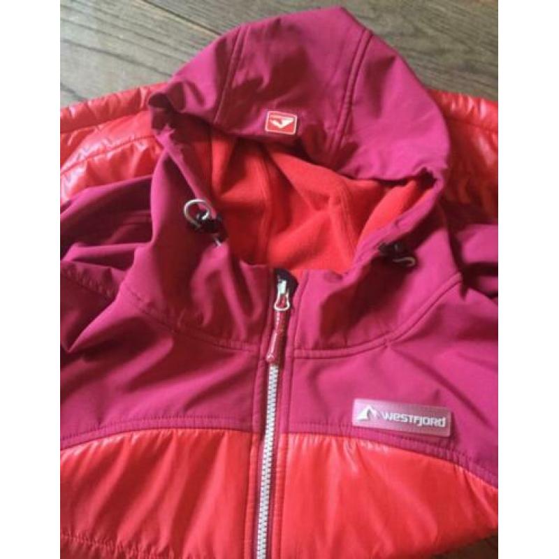 Mooie Westfjord outdoorjas met capuchon in rood mt 42/XL