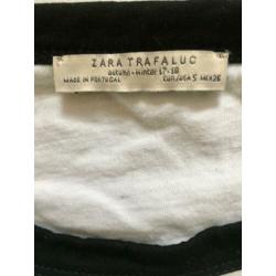 Zara t-shirt. Normale maat S off white tekst