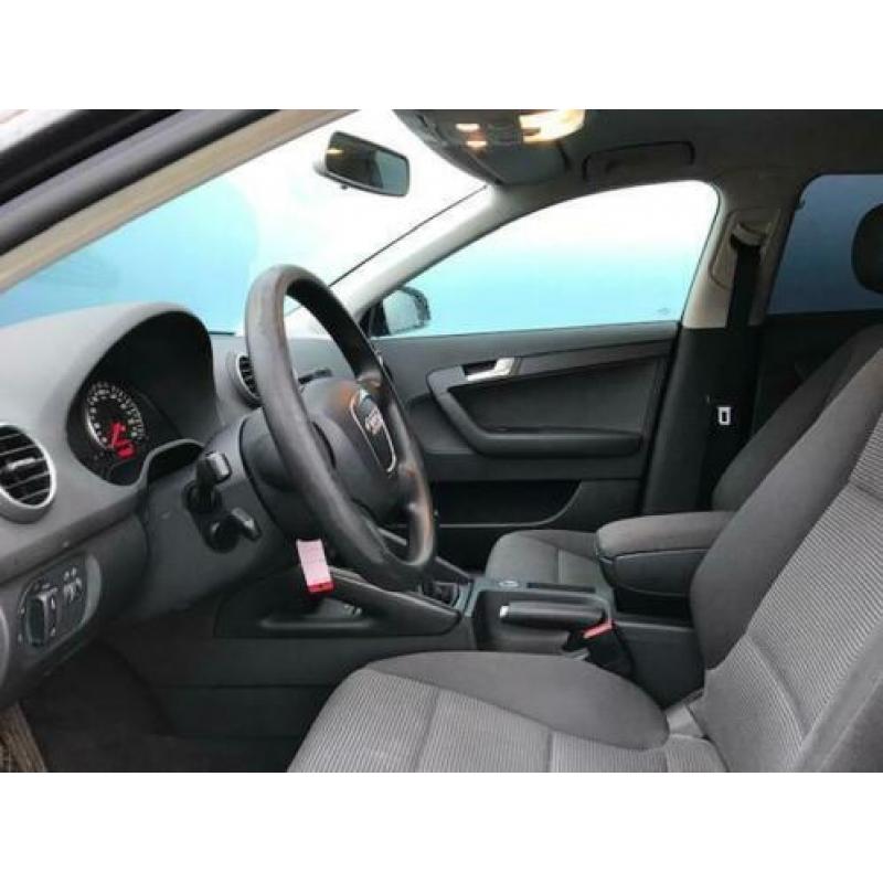 Audi A3 Sportback 1.9 TDIe Attraction Business Edition Cruis