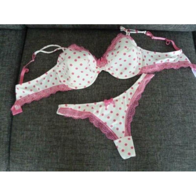 Lingerie set wit/roze bh 90 c