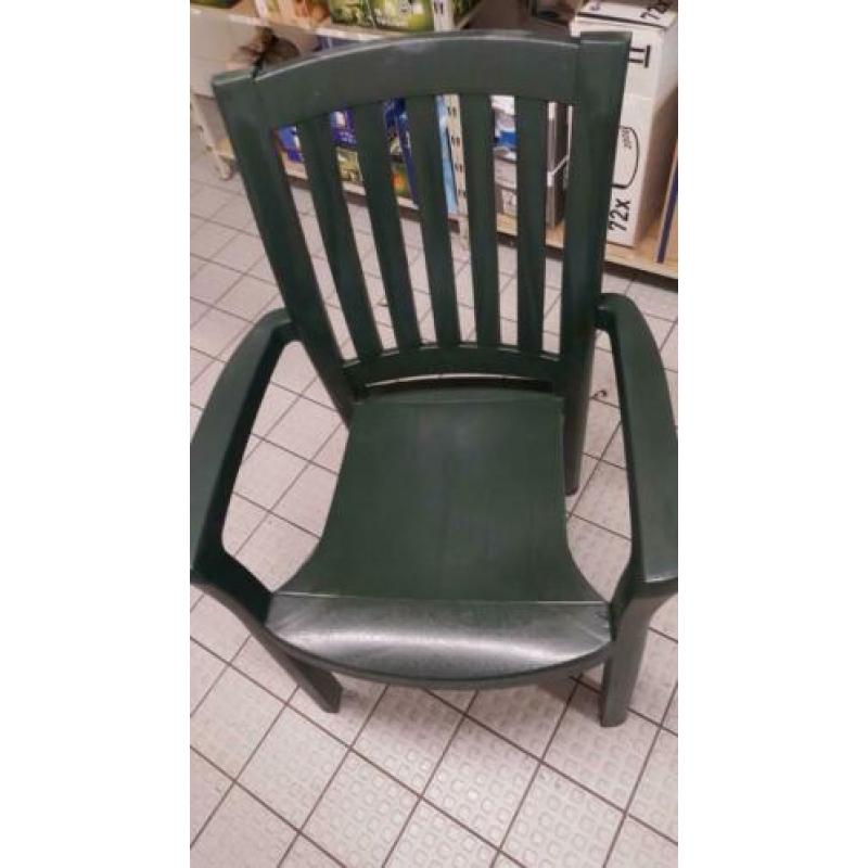 Tuinstoel Groen goedkoop maar niks mis mee
