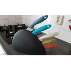 Ikea messenset in plastic blok. 5 verschillende messen.