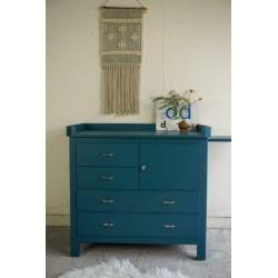 Vintage commode
