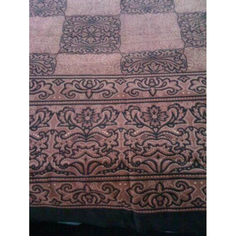 lap stof (sprei) uit India 205x140. m. randmotief,roze-bruin