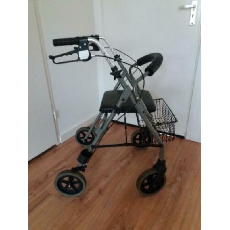 Rollator (lichtgewicht; 7900 gram)