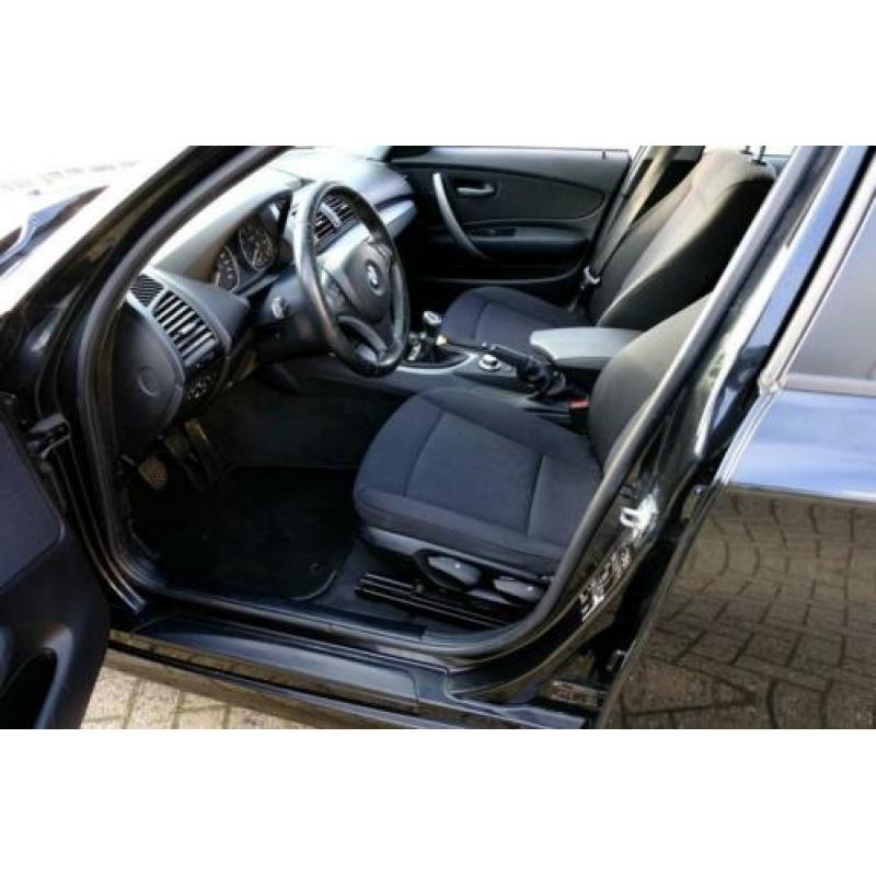 BMW 1-serie 116i Business Line 5-Deurs Navi/Clima/LMV