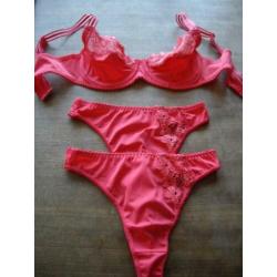 NIEUW Setje After Eden Beugel BH B75 ROZE & 2x String Kant