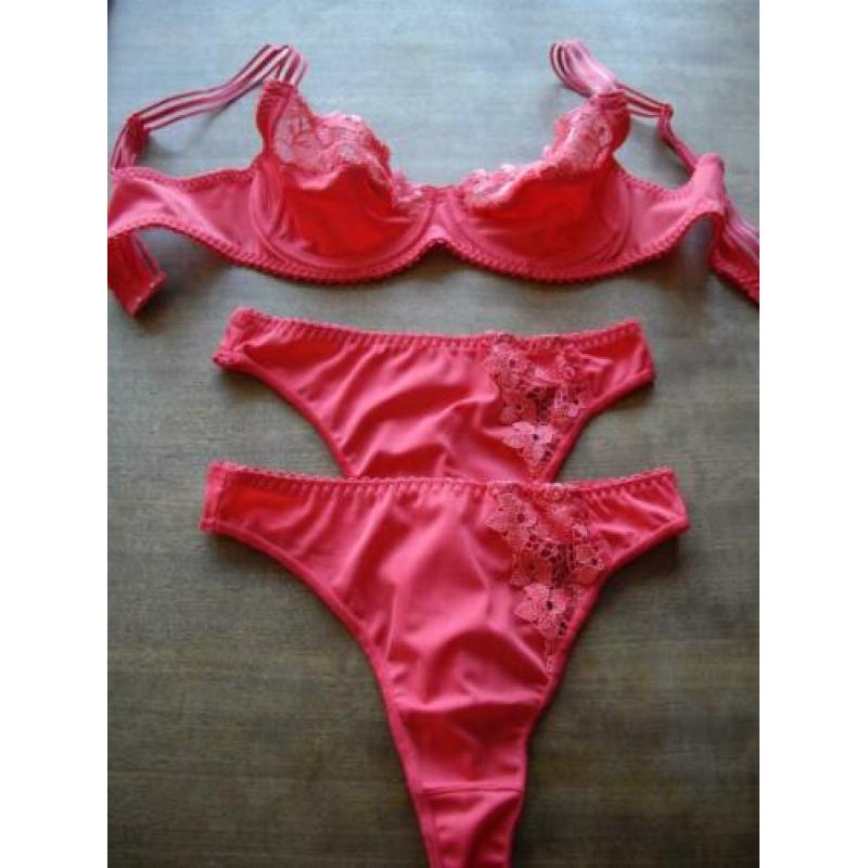NIEUW Setje After Eden Beugel BH B75 ROZE & 2x String Kant