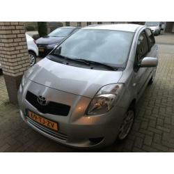 Toyota Yaris 1.3 16V Vvt-i 5DR 2006 Grijs