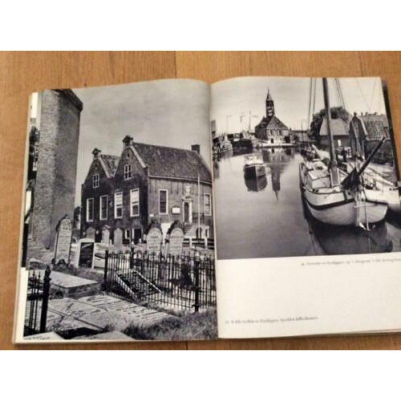 Dert de dyk it lan omklammet..... Fryslan.