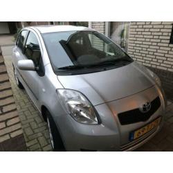 Toyota Yaris 1.3 16V Vvt-i 5DR 2006 Grijs
