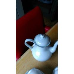 Thee Koffie servies van mooi porselein.