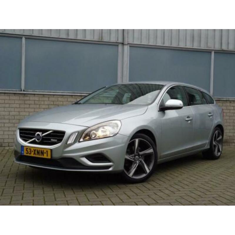 Volvo V60 1.6 T3 150 PK R-Design ! Navi/DVD schermen/18"inch