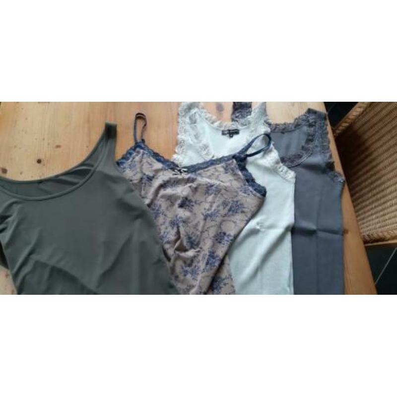 4 Didi tops in maat L en XL i.g.s.
