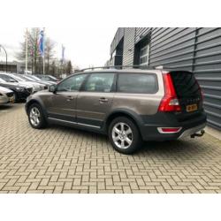 Volvo XC70 2.4 D5 Momentum | Schuifdak | Leder | Trekhaak