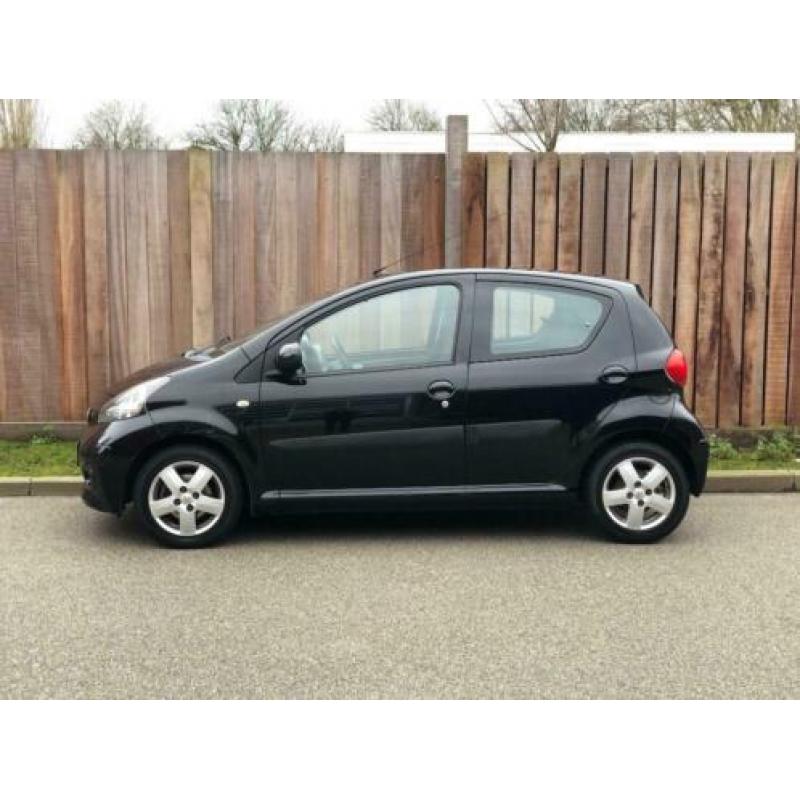 Toyota Aygo 1.0 Vvt-i Sport 5Drs Airco Lm Velgen APK+NAP!