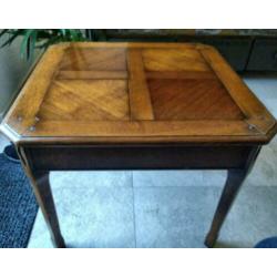 Mooie klassiek massief eiken salon/bijzettafel