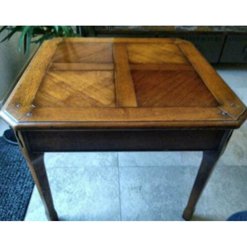 Mooie klassiek massief eiken salon/bijzettafel