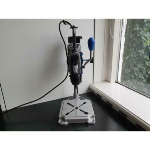 Gloednieuwe Dremel met Boorstandaard