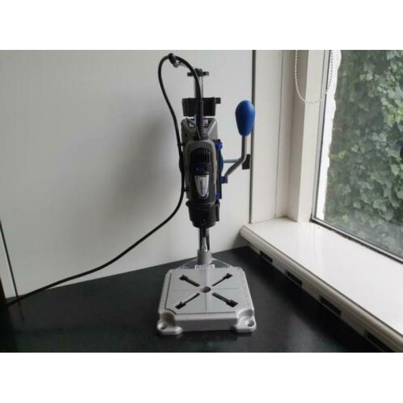Gloednieuwe Dremel met Boorstandaard