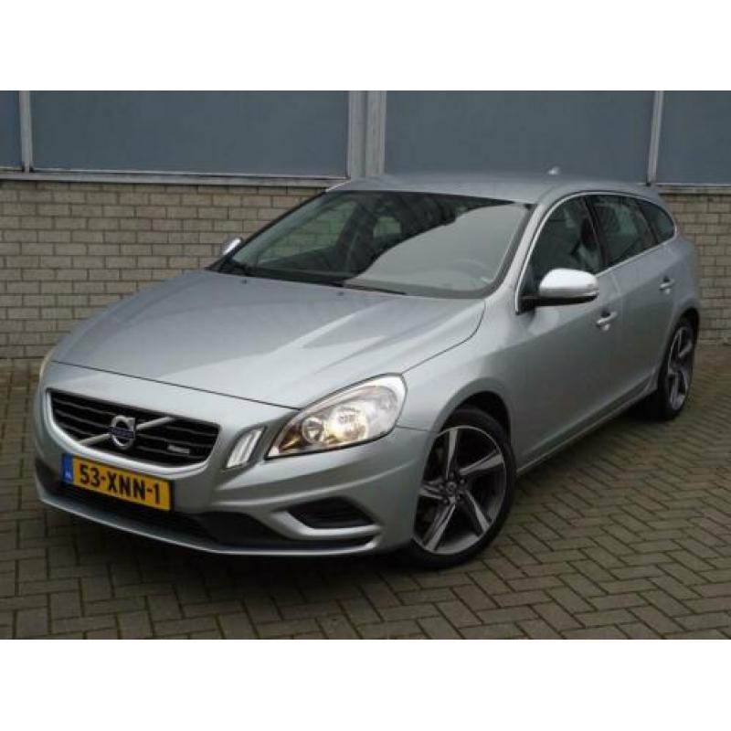 Volvo V60 1.6 T3 150 PK R-Design ! Navi/DVD schermen/18"inch