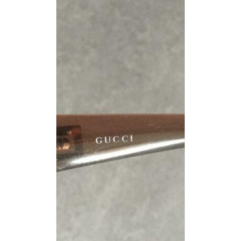 Gucci zonnebril met Gucci briletui