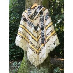 Prachtig vintage: mooie poncho in goede staat