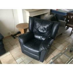 GRATIS: Diverse banken (leer) + stoelen