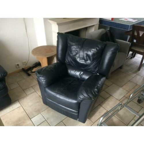 GRATIS: Diverse banken (leer) + stoelen