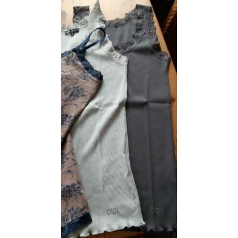 4 Didi tops in maat L en XL i.g.s.