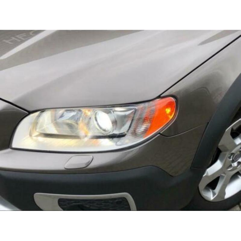 Volvo XC70 2.4 D5 Momentum | Schuifdak | Leder | Trekhaak