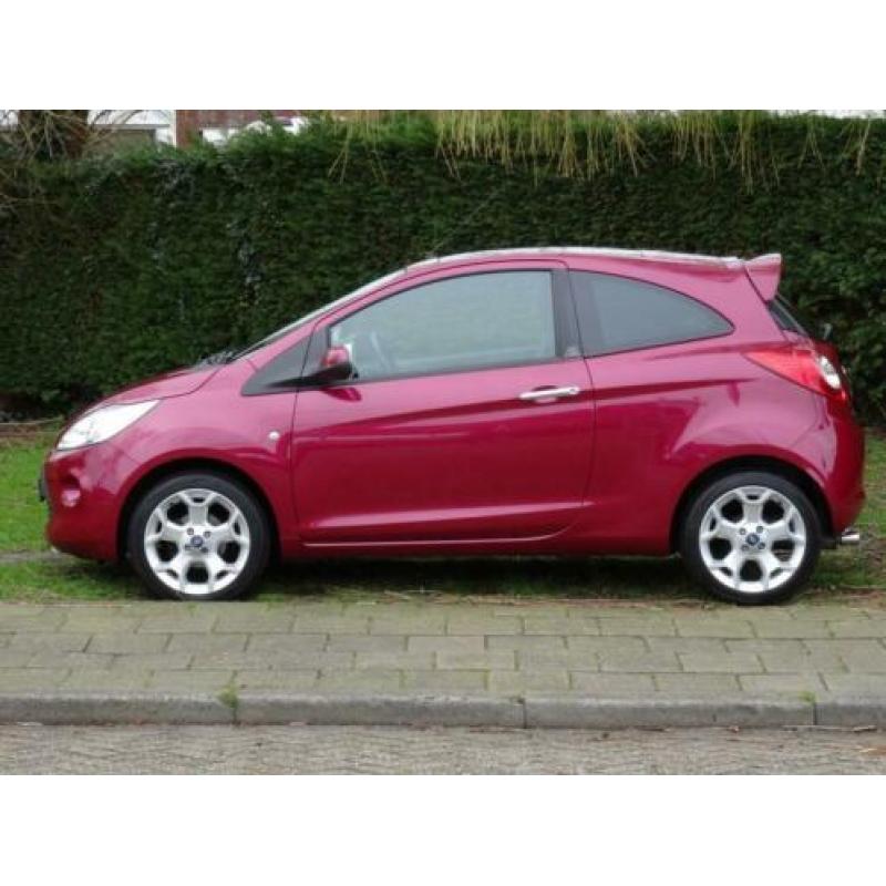 Ford Ka 1.2 Titanium X met Panoramadak en Spoiler