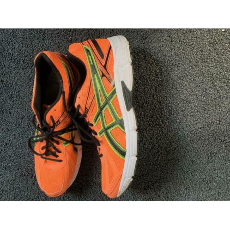 Nike sneaker en Asics hardloopschoenen