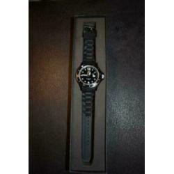 uniek nieuw horloge unisex zwart voorzien van mcdonald logo