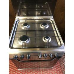 Indesit RVS gasfornuis met elektrische oven 60cm erg mooi