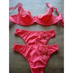 NIEUW Setje After Eden Beugel BH B75 ROZE & 2x String Kant