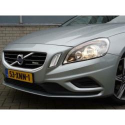Volvo V60 1.6 T3 150 PK R-Design ! Navi/DVD schermen/18"inch