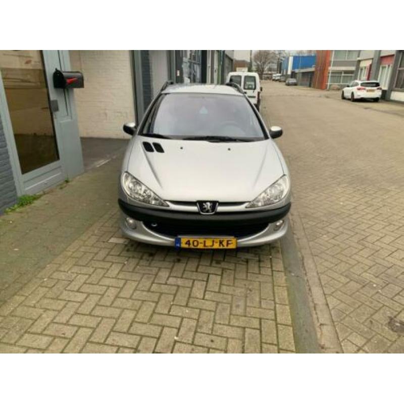 Peugeot 206 SW 1.4 XS Met Airco, NAP en een nieuwe APK!
