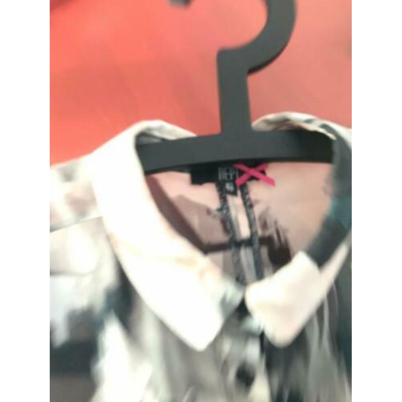 Lange Dept blouse maat XS in roze/zwart/wit/grijs.