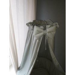 Unieke Babywieg rotan compleet met hemel !nieuw!
