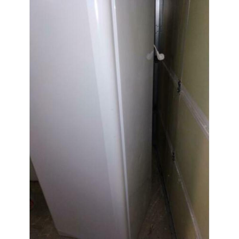 Indesit A-klasse laden vrieskast in goede staat doet goed .