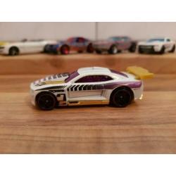 Hotwheels 2012 Chevrolet Camaro wit