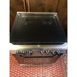 Indesit RVS gasfornuis met elektrische oven 60cm erg mooi