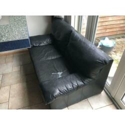 GRATIS: Diverse banken (leer) + stoelen