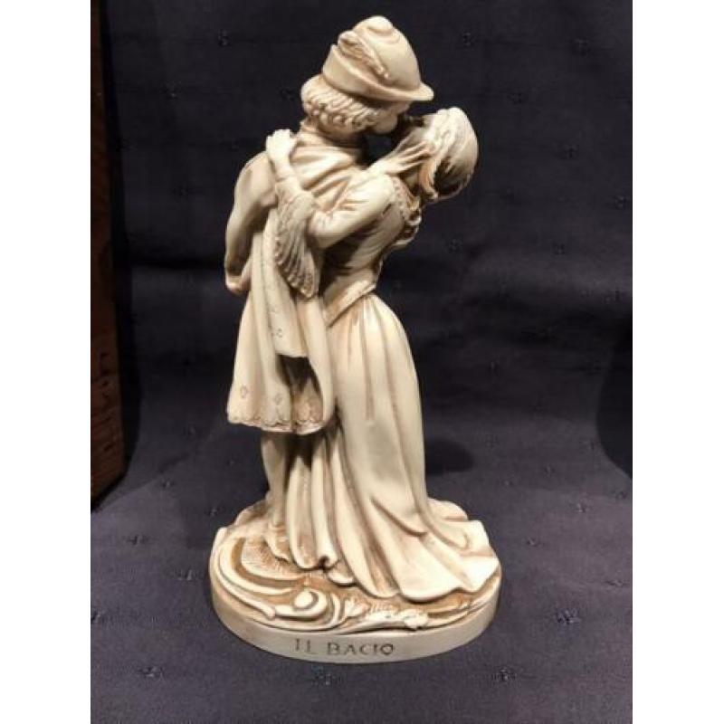 Italiaans beeldje: Il Bacio