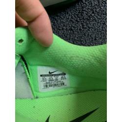 Nike sneaker en Asics hardloopschoenen
